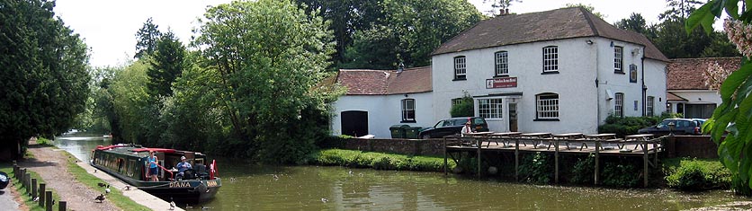 The Kennet & Avon Canal at Kintbury - � Nash Ford Publishing