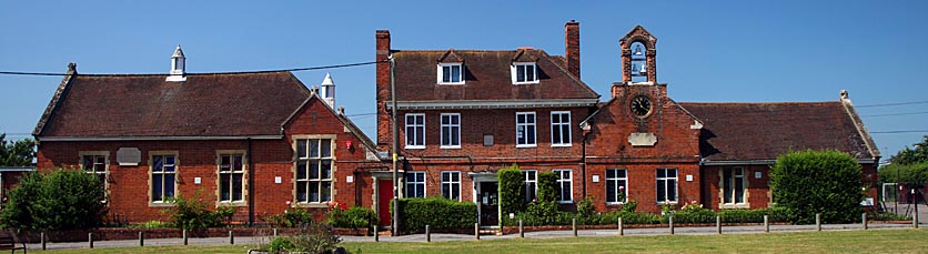 Shinfield Infants' & Nursery School, Berkshire, founded 1707 - © Nash Ford Publishing